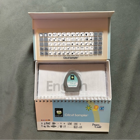 Cricut SAMPLER shape - Picture 6 of 11